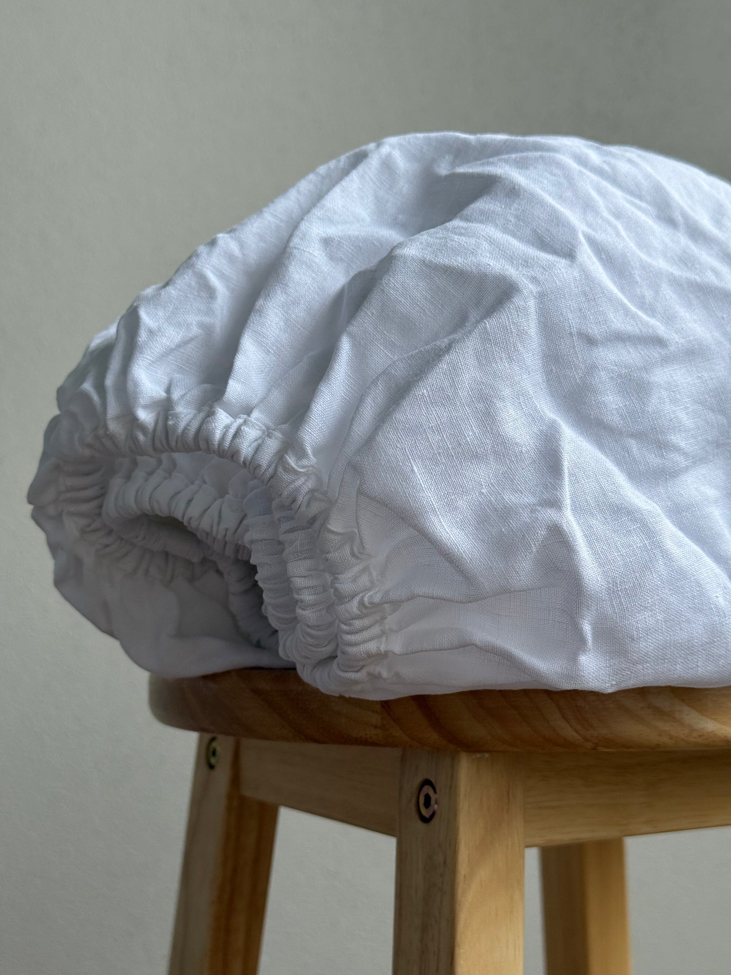 Fitted sheet in Crisp white